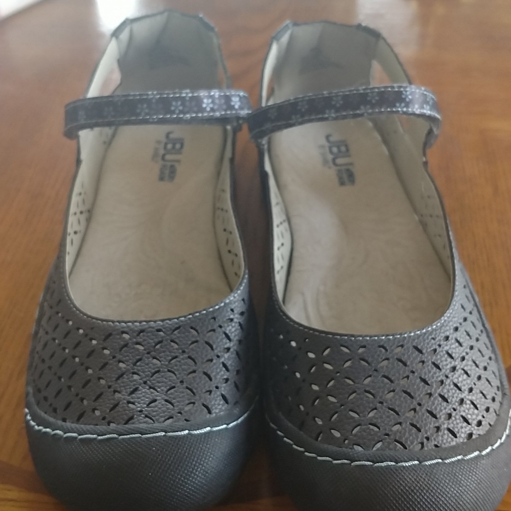 JBU  shoe